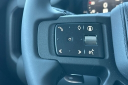 Land Rover Defender V8 130 P500 2025