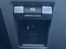 Land Rover Defender V8 130 P500 2025