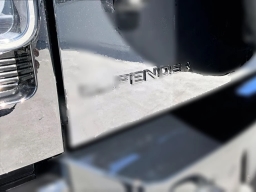 Land Rover Defender V8 130 P500 2025