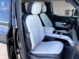 Land Rover Defender V8 130 P500 2025