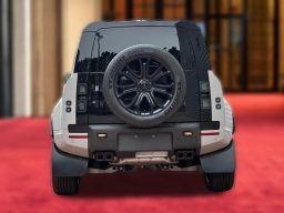 Land Rover Defender OCTA 110 P635 2026