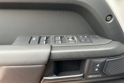 Land Rover Defender OCTA 110 P635 2026