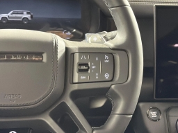 Land Rover Defender OCTA 110 P635 2026