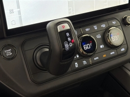 Land Rover Defender OCTA 110 P635 2026