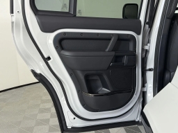 Land Rover Defender OCTA 110 P635 2026