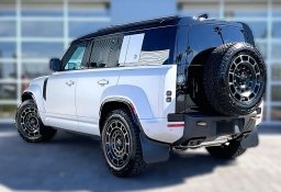 Land Rover Defender OCTA 110 P635 2026