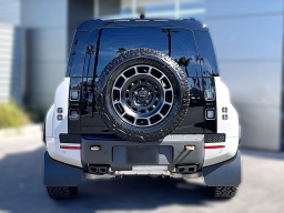 Land Rover Defender OCTA 110 P635 2026