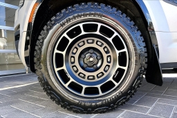 Land Rover Defender OCTA 110 P635 2026