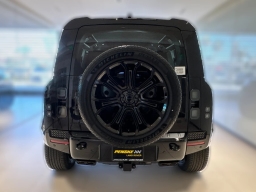 Land Rover Defender OCTA Black 110 P635 2026