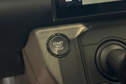 Land Rover Defender OCTA Black 110 P635 2026