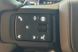 Land Rover Defender OCTA Black 110 P635 2026