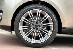 Land Rover Range Rover Autobiography P530 LWB 7 Seat 2026