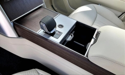 Land Rover Range Rover SE P550e SWB 2026