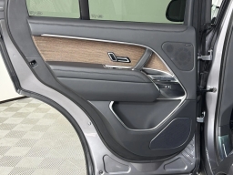 Land Rover Range Rover SE P400 SWB 2026