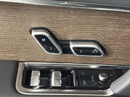 Land Rover Range Rover SE P400 SWB 2026