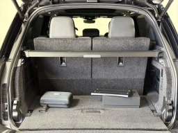 Land Rover Range Rover SE P400 LWB 7 Seat 2026