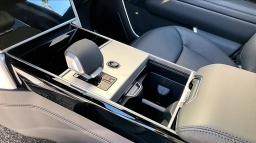 Land Rover Range Rover SE P400 LWB 7 Seat 2026