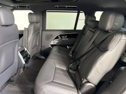 Land Rover Range Rover SE P400 LWB 7 Seat 2026