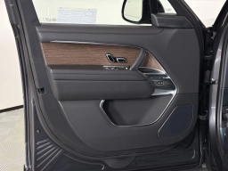 Land Rover Range Rover SE P400 LWB 7 Seat 2026