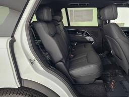 Land Rover Range Rover SE P400 LWB 7 Seat 2026