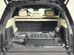 Land Rover Range Rover SE P400 LWB 7 Seat 2026