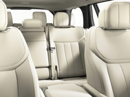 Land Rover Range Rover SE P400 LWB 7 Seat 2026