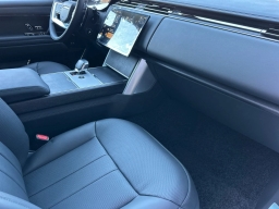 Land Rover Range Rover SV P615 SWB 2025