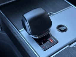 Land Rover Range Rover SV P615 SWB 2025