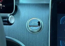 Mercedes-Benz C-Class C 300 4MATIC Sedan 2025