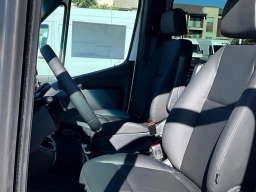 Mercedes-Benz Sprinter Crew Van Standard Roof 4-Cyl Diesel 2500 Standard Roof I4 Diesel 144" RWD 2026