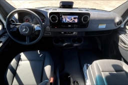 Mercedes-Benz Sprinter Crew Van Standard Roof 4-Cyl Diesel 2500 Standard Roof I4 Diesel 144" RWD 2026