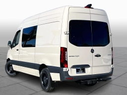 Mercedes-Benz Sprinter Crew Van Standard Roof 4-Cyl Diesel HO 2500 Standard Roof I4 Diesel HO 144" RWD 2026