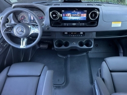 Mercedes-Benz Sprinter Crew Van Standard Roof 4-Cyl Diesel HO 2500 Standard Roof I4 Diesel HO 144" RWD 2026