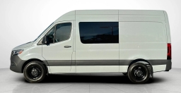 Mercedes-Benz Sprinter Crew Van Standard Roof 4-Cyl Diesel HO 2500 Standard Roof I4 Diesel HO 144" RWD 2026