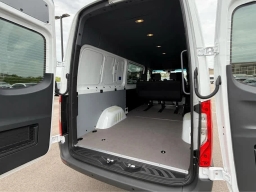 Mercedes-Benz Sprinter Crew Van Standard Roof 4-Cyl Diesel HO 2500 Standard Roof I4 Diesel HO 144" RWD 2025