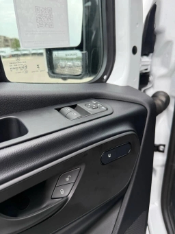 Mercedes-Benz Sprinter Crew Van Standard Roof 4-Cyl Diesel HO 2500 Standard Roof I4 Diesel HO 144" RWD 2025