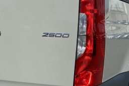 Mercedes-Benz Sprinter Crew Van Standard Roof 4-Cyl Diesel HO 2500 Standard Roof I4 Diesel HO 144" RWD 2026