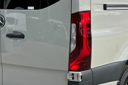 Mercedes-Benz Sprinter Crew Van Standard Roof 4-Cyl Diesel HO 2500 Standard Roof I4 Diesel HO 144" RWD 2025