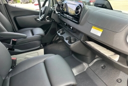 Mercedes-Benz Sprinter Crew Van Standard Roof 4-Cyl Diesel HO 2500 Standard Roof I4 Diesel HO 144" RWD 2025