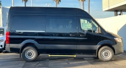 Mercedes-Benz Sprinter Crew Van Standard Roof 4-Cyl Diesel HO 2500 Standard Roof I4 Diesel HO 144" RWD 2025