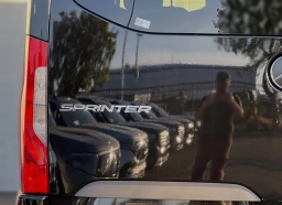 Mercedes-Benz Sprinter Crew Van Standard Roof 4-Cyl Diesel HO 2500 Standard Roof I4 Diesel HO 144" RWD 2025