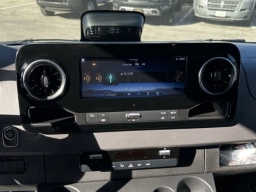 Mercedes-Benz Sprinter Crew Van High Roof 4-Cyl Diesel HO 2500 High Roof I4 Diesel HO 170" AWD 2025