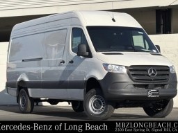 Mercedes-Benz Sprinter Crew Van High Roof 4-Cyl Diesel HO 2500 High Roof I4 Diesel HO 170" AWD 2026