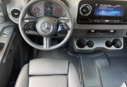 Mercedes-Benz Sprinter Cargo Van Standard Roof 4-Cyl Diesel 2500 Standard Roof I4 Diesel 144" RWD 2025