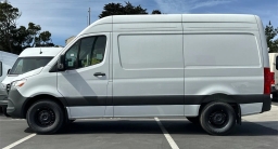 Mercedes-Benz Sprinter Cargo Van Standard Roof 4-Cyl Diesel 2500 Standard Roof I4 Diesel 144" RWD 2025
