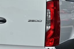 Mercedes-Benz Sprinter Cargo Van Standard Roof 4-Cyl Diesel 2500 Standard Roof I4 Diesel 144" RWD 2025