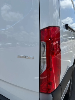 Mercedes-Benz Sprinter Cargo Van Standard Roof 4-Cyl Diesel 2500 Standard Roof I4 Diesel 144" RWD 2025