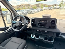 Mercedes-Benz Sprinter Cargo Van Standard Roof 4-Cyl Diesel 2500 Standard Roof I4 Diesel 144" RWD 2025