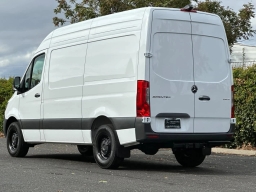 Mercedes-Benz Sprinter Crew Van Standard Roof 4-Cyl Diesel 2500 Standard Roof I4 Diesel 144" RWD 2026