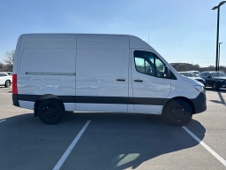 Mercedes-Benz Sprinter Crew Van Standard Roof 4-Cyl Diesel 2500 Standard Roof I4 Diesel 144" RWD 2026